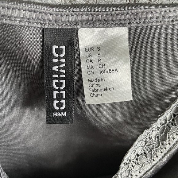 Divided lace strap dress - Picture 5 of 5